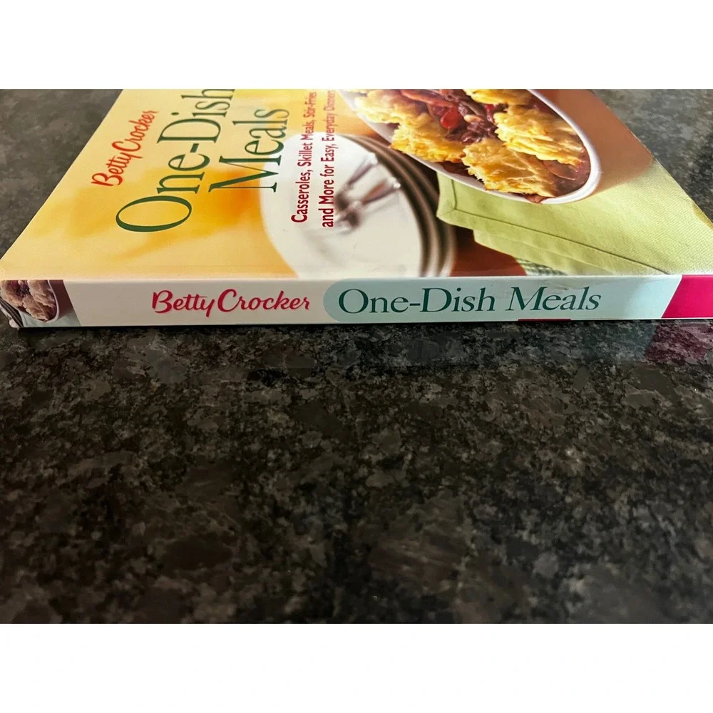 Betty Crocker One-Dish Meals Cookbook Casseroles Skillet Stir-Fries Recipes 2005